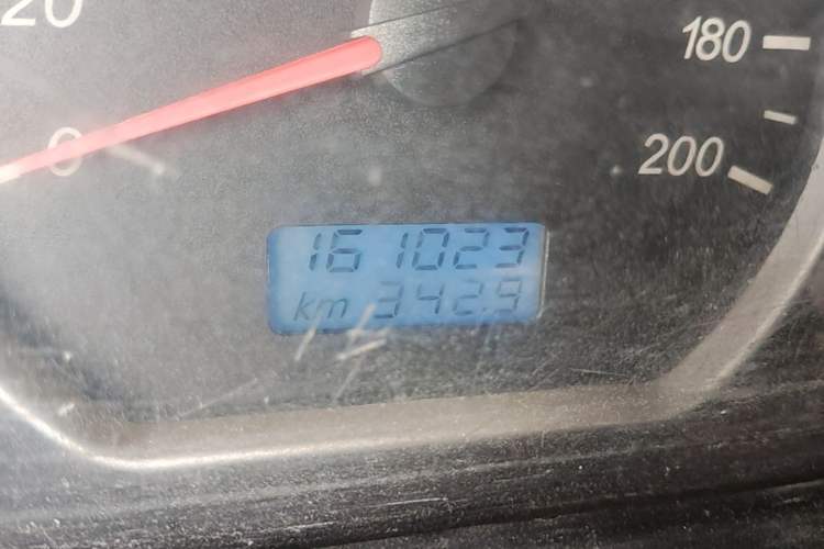 Used Wuling Hongguang 2016 1.5L S Comfort Version Odometer Close Up