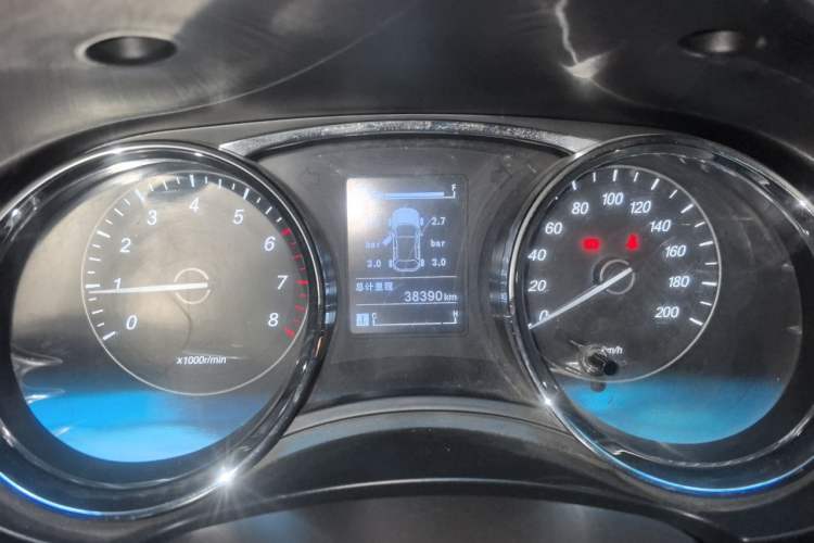Used Wuling Hongguang 2016 1.5L S1 Deluxe Model China V-standard Odometer Close Up