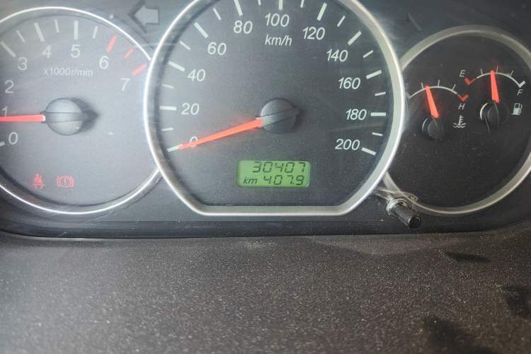 Used Wuling Hongguang 2016 1.5L S Comfort Version Odometer Close Up