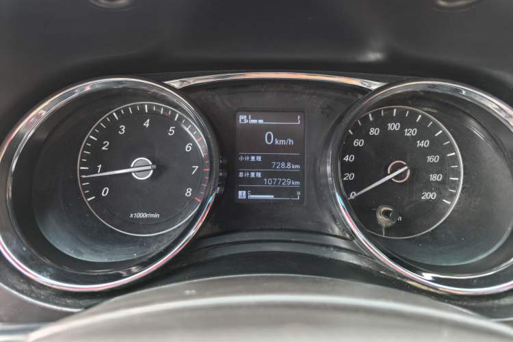 Used Wuling Hongguang 2016 1.5L S1 Deluxe Model China V-standard Odometer Close Up