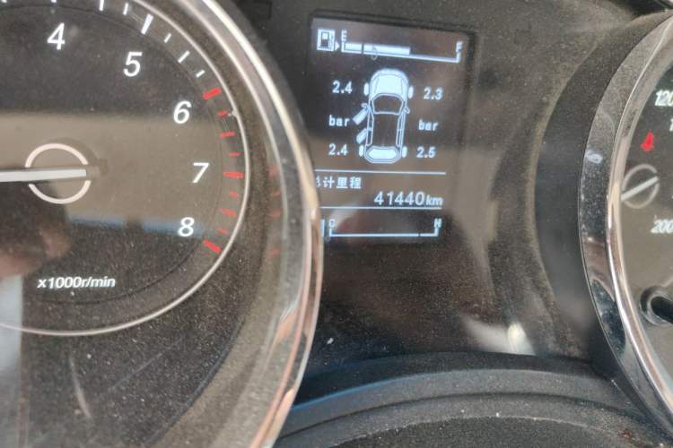 Used Wuling Hongguang 2016 1.5L S1 Deluxe Model China V-standard Odometer Close Up