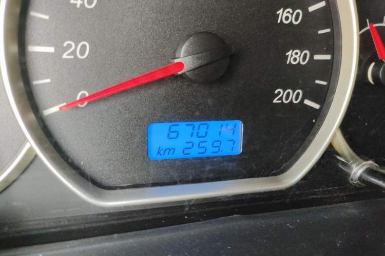 Used Wuling Hongguang 2016 1.5L S Comfort Version Odometer Close Up