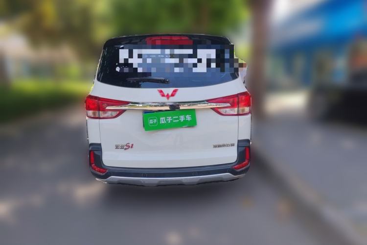 Used Wuling Hongguang 2016 1.5L S1 Deluxe Model China V-standard Rear