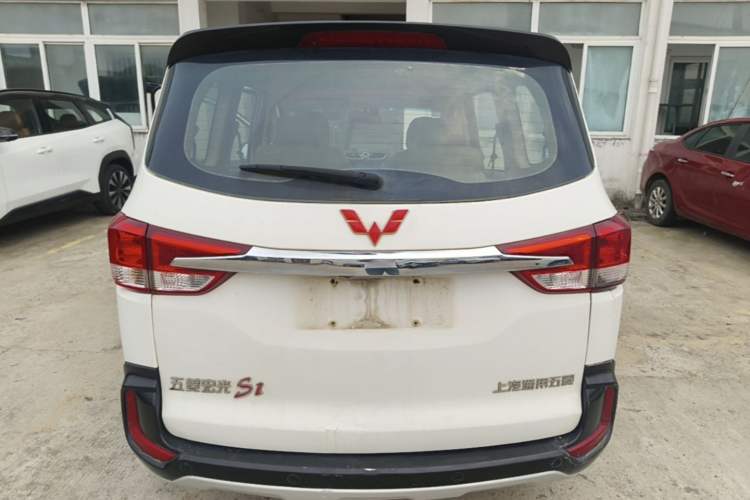Used Wuling Hongguang 2016 1.5L S1 Deluxe Model China V-standard Rear