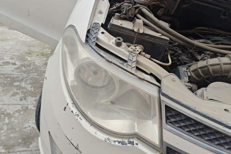 Used Wuling Hongguang 2016 1.5L S Comfort Version Right Front Headlight