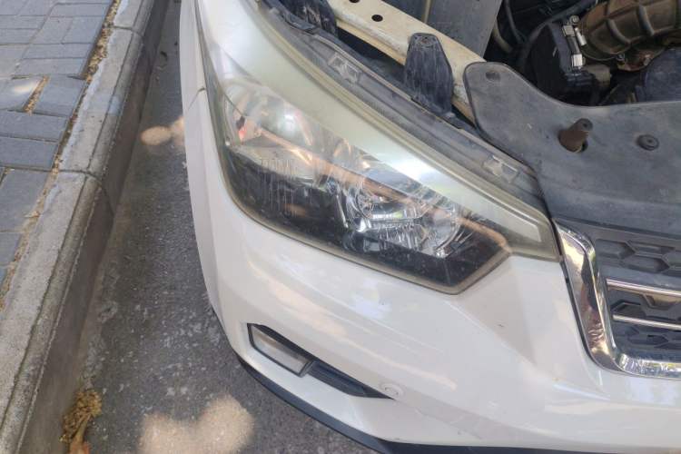 Used Wuling Hongguang 2016 1.5L S1 Deluxe Model China V-standard Right Front Headlight