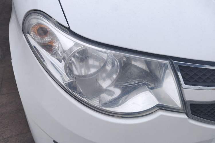 Used Wuling Hongguang 2016 1.5L S Comfort Version Right Front Headlight