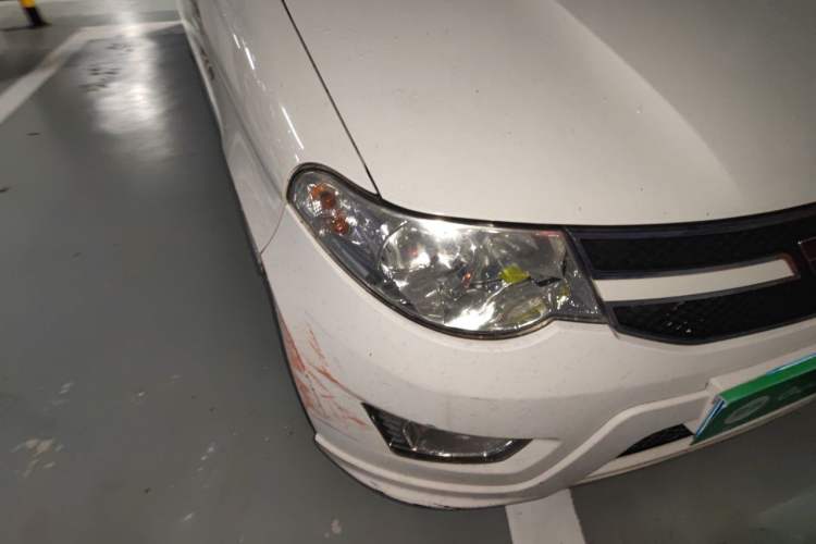 Used Wuling Hongguang 2016 1.5L S Comfort Version Right Front Headlight