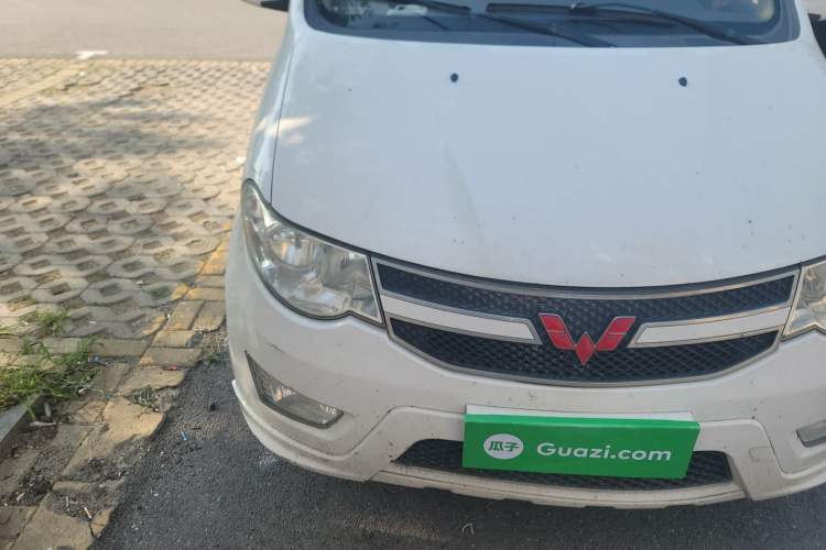 Used Wuling Hongguang 2016 1.5L S Comfort Version Right Front Headlight
