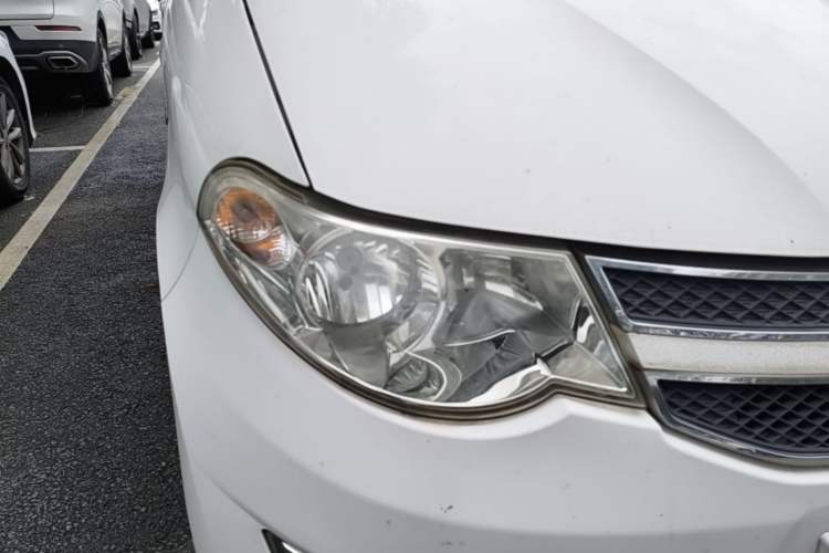 Used Wuling Hongguang 2016 1.5L Restyled S Comfort Version Right Front Headlight