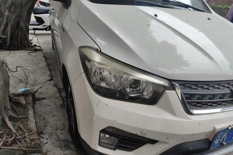 Used Wuling Hongguang 2016 1.5L S1 Deluxe Model China V-standard Right Front Headlight