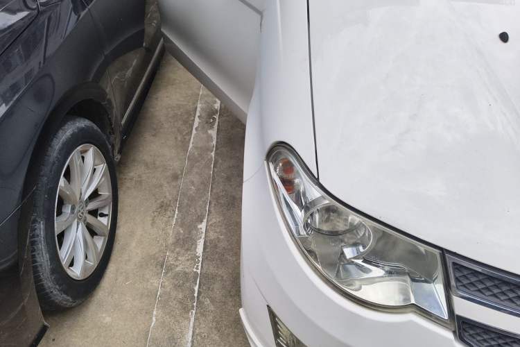 Used Wuling Hongguang 2016 1.5L Restyled S Comfort Version Right Front Headlight