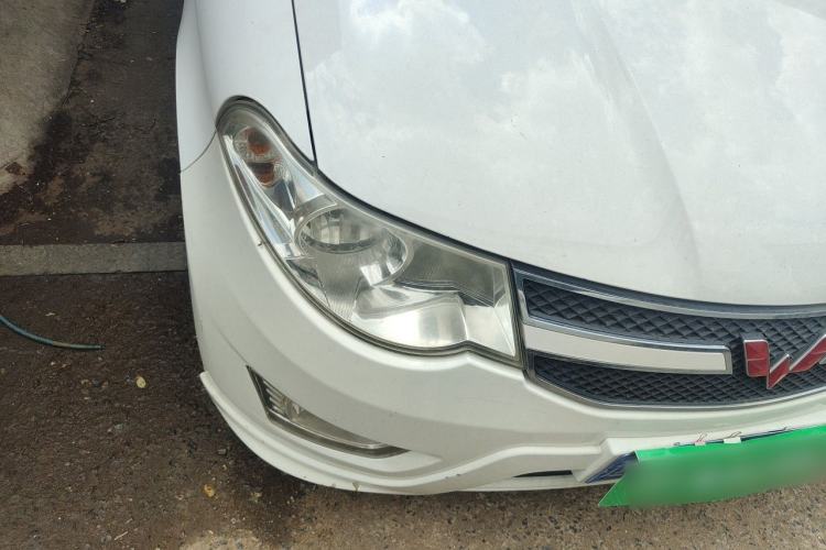 Used Wuling Hongguang 2016 1.5L Restyled S Comfort Version Right Front Headlight