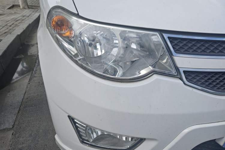 Used Wuling Hongguang 2016 1.5L Restyled S Comfort Version Right Front Headlight