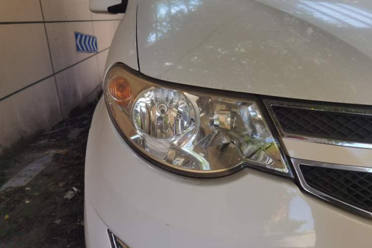 Used Wuling Hongguang 2016 1.5L S Comfort Version Right Front Headlight