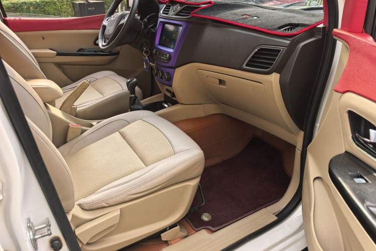 Used Wuling Hongguang 2016 1.5L S1 Deluxe Model China V-standard Right Front Seat