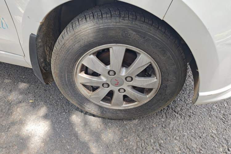 Used Wuling Hongguang 2016 1.5L Restyled S Comfort Version Right Front Wheel Hub