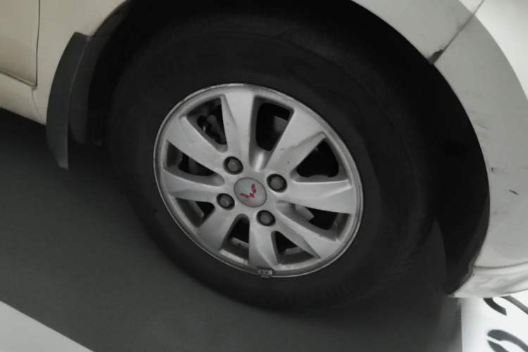 Used Wuling Hongguang 2016 1.5L Restyled S Comfort Version Right Front Wheel Hub