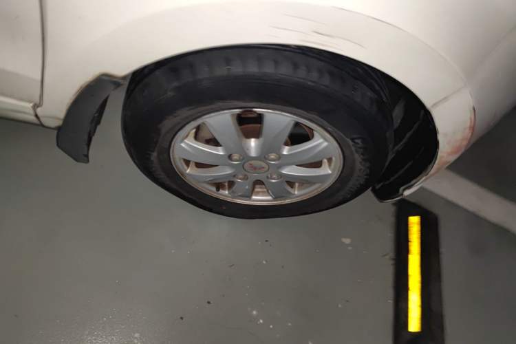 Used Wuling Hongguang 2016 1.5L S Comfort Version Right Front Wheel Hub