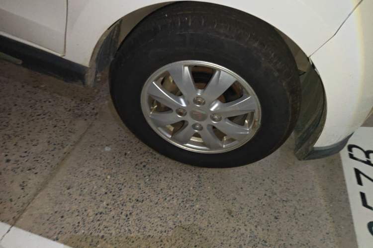 Used Wuling Hongguang 2016 1.5L Restyled S Comfort Version Right Front Wheel Hub