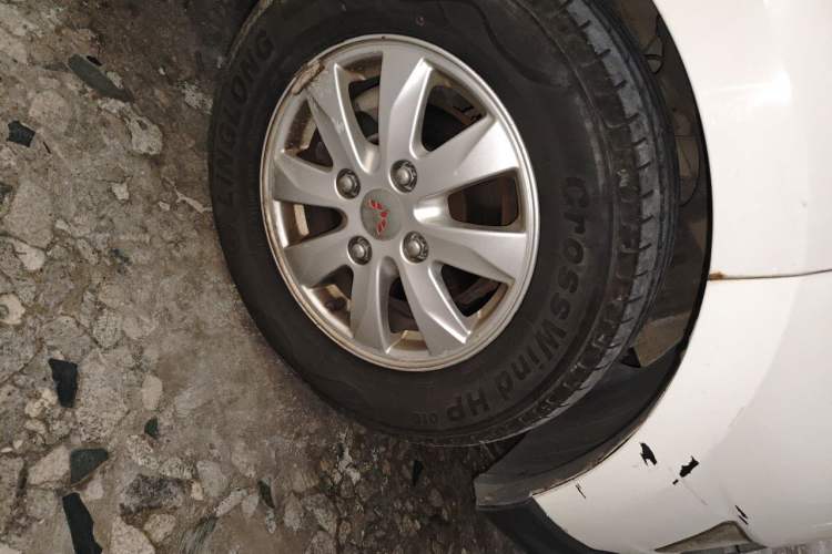 Used Wuling Hongguang 2016 1.5L Restyled S Comfort Version Right Front Wheel Hub