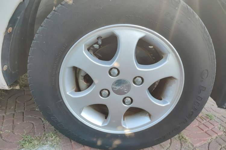 Used Wuling Hongguang 2016 1.5L Restyled S Comfort Version Right Front Wheel Hub