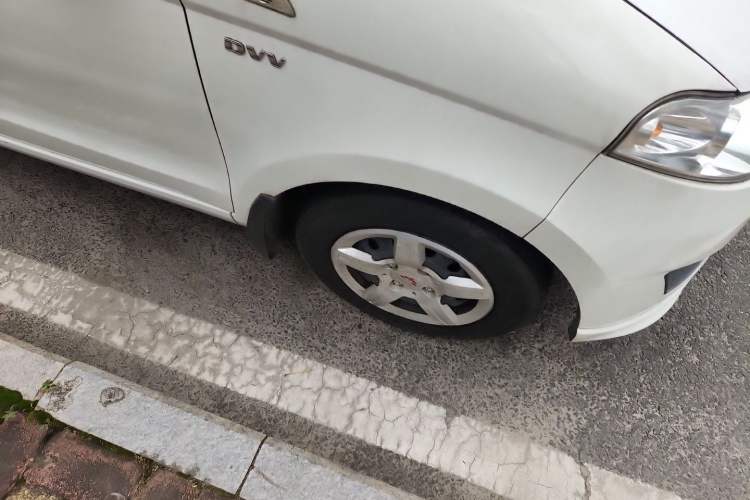 Used Wuling Hongguang 2016 1.5L Restyled S Comfort Version Right Front Wheel Hub