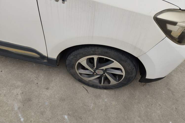 Used Wuling Hongguang 2016 1.5L S1 Deluxe Model China V-standard Right Front Wheel Hub