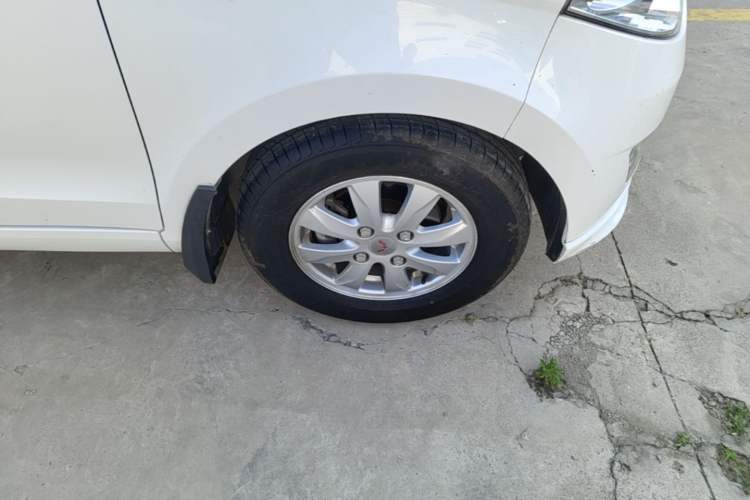 Used Wuling Hongguang 2016 1.5L Restyled S Comfort Version Right Front Wheel Hub