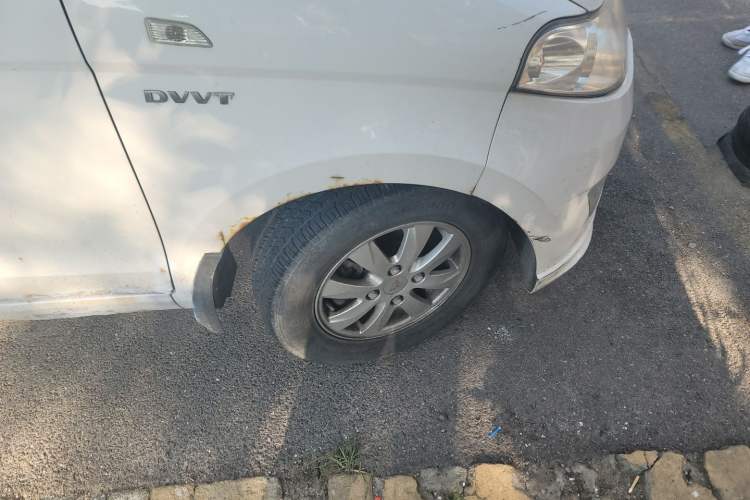 Used Wuling Hongguang 2016 1.5L S Comfort Version Right Front Wheel Hub