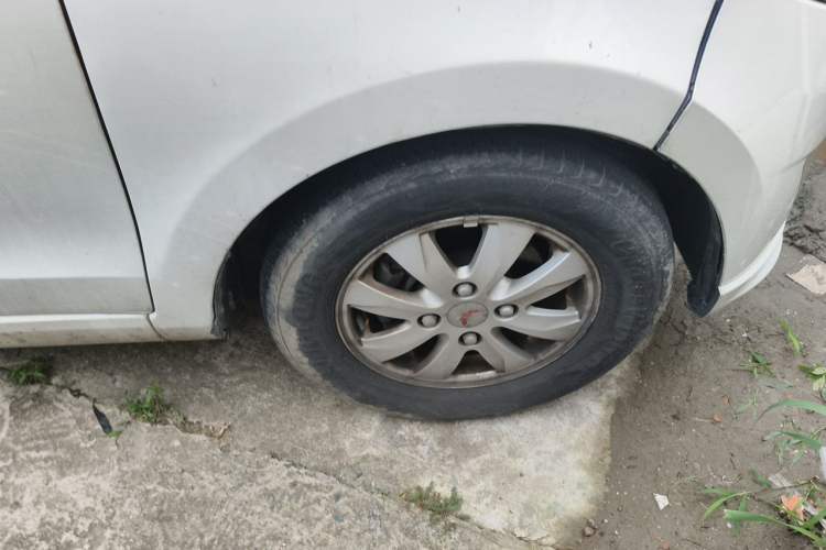 Used Wuling Hongguang 2016 1.5L Restyled S Comfort Version Right Front Wheel Hub