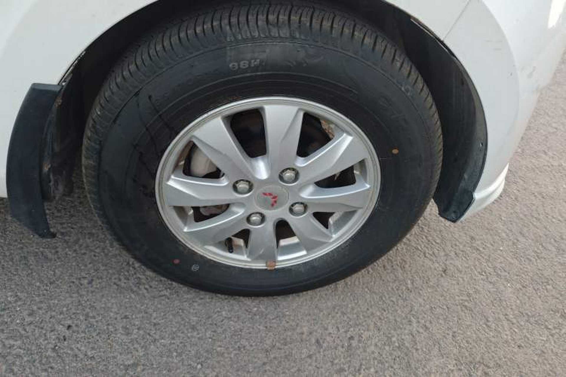 Used Wuling Hongguang 2016 1.5L Restyled S Comfort Version Right Front Wheel Hub