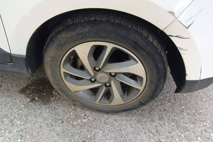 Used Wuling Hongguang 2016 1.5L S1 Deluxe Model China V-standard Right Front Wheel Hub