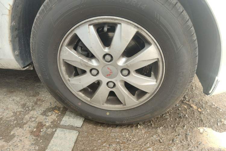 Used Wuling Hongguang 2016 1.5L Restyled S Comfort Version Right Front Wheel Hub