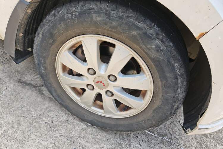 Used Wuling Hongguang 2016 1.5L Restyled S Comfort Version Right Front Wheel Hub