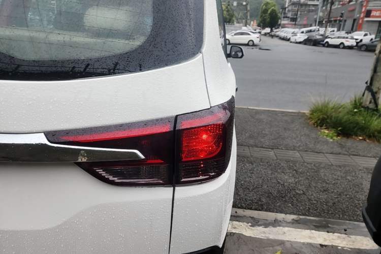 Used Wuling Hongguang 2016 1.5L S1 Deluxe Model China V-standard Right Rear Taillight