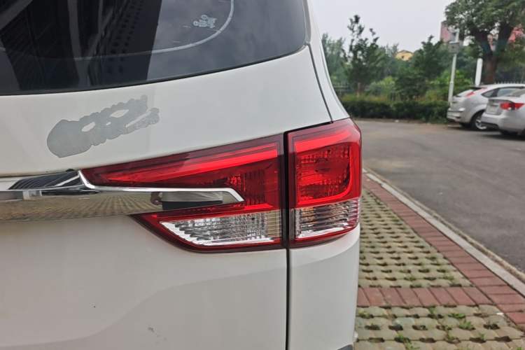 Used Wuling Hongguang 2016 1.5L S1 Deluxe Model China V-standard Right Rear Taillight