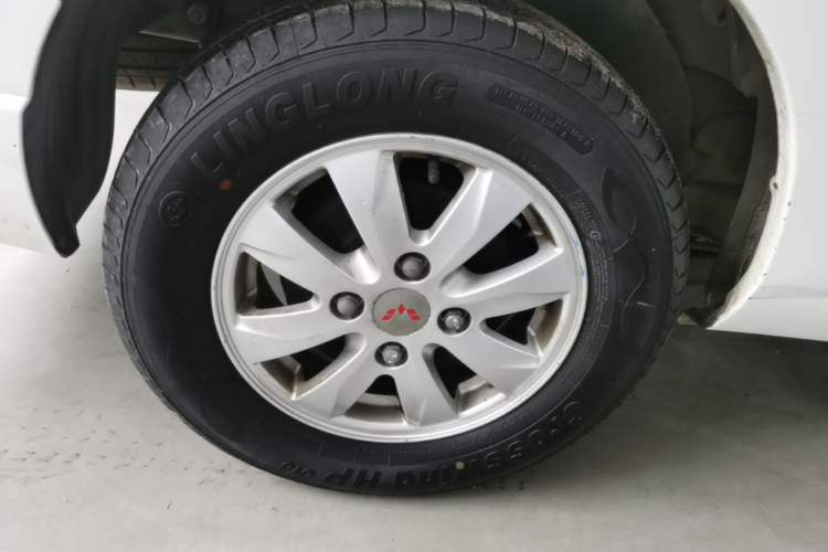 Used Wuling Hongguang 2016 1.5L Restyled S Comfort Version Right Rear Wheel Hub