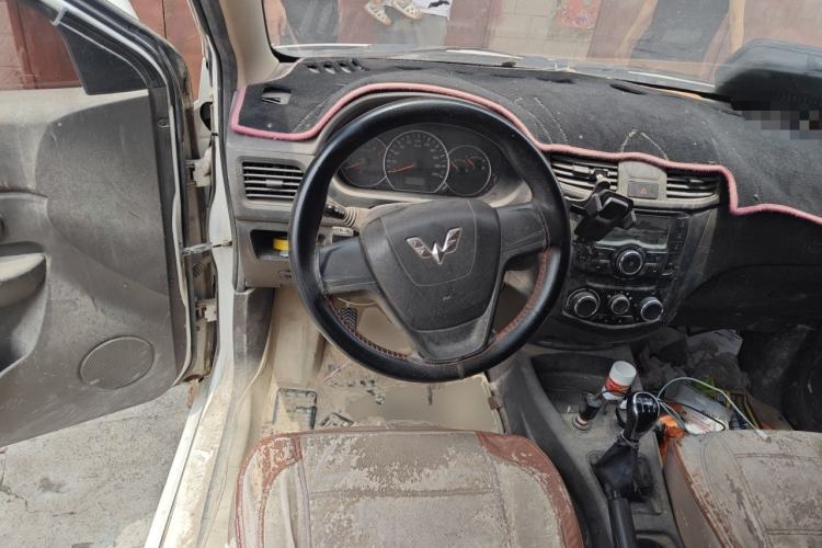 Used Wuling Hongguang 2016 1.5L S Comfort Version Steering Wheel