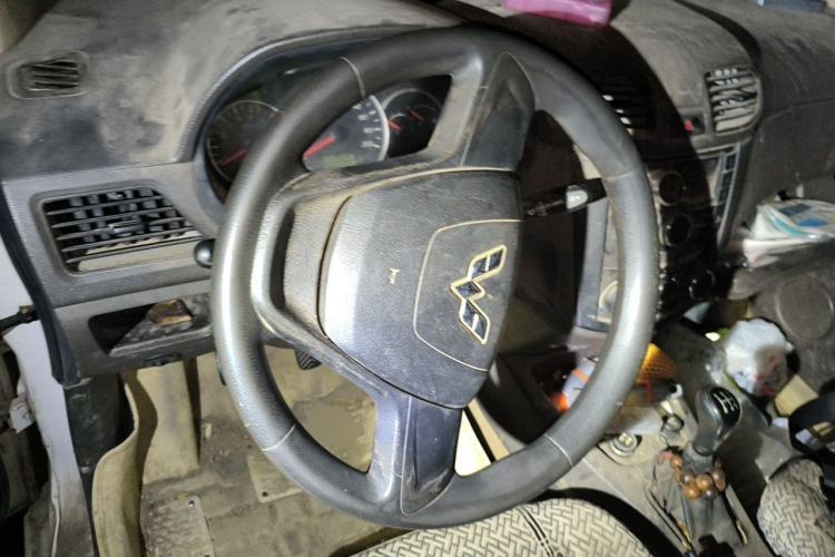 Used Wuling Hongguang 2016 1.5L S Comfort Version Steering Wheel