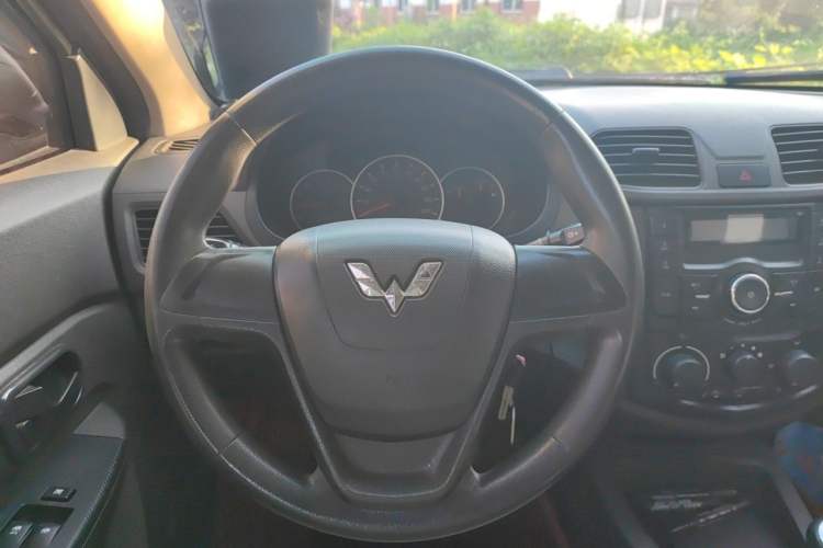Used Wuling Hongguang 2016 1.5L Restyled S Comfort Version Steering Wheel