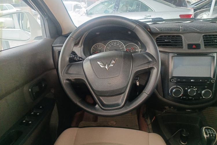 Used Wuling Hongguang 2016 1.5L Restyled S Comfort Version Steering Wheel