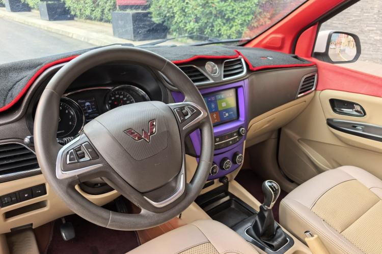 Used Wuling Hongguang 2016 1.5L S1 Deluxe Model China V-standard Steering Wheel