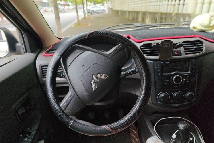 Used Wuling Hongguang 2016 1.5L Restyled S Comfort Version Steering Wheel