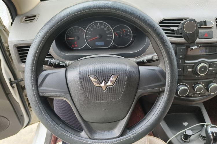 Used Wuling Hongguang 2016 1.5L Restyled S Comfort Version Steering Wheel