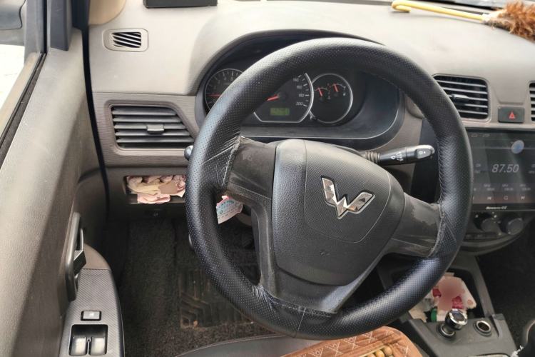 Used Wuling Hongguang 2016 1.5L Restyled S Comfort Version Steering Wheel