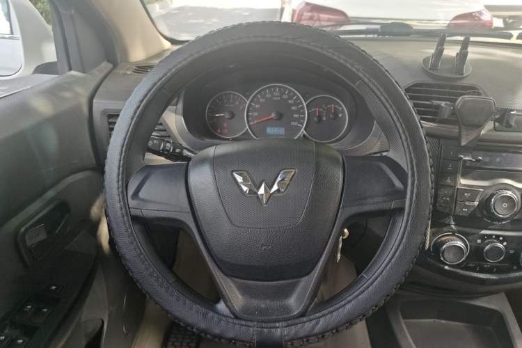 Used Wuling Hongguang 2016 1.5L Restyled S Comfort Version Steering Wheel