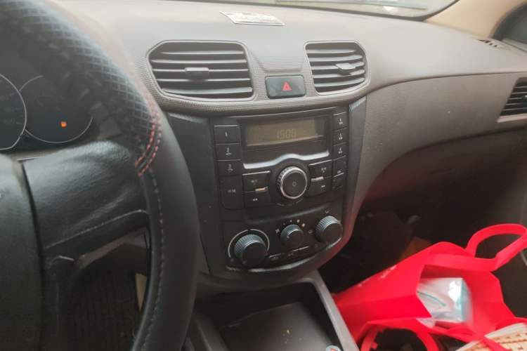 Used Wuling Hongguang 2016 1.5L S Comfort Version Audio And AC Panel