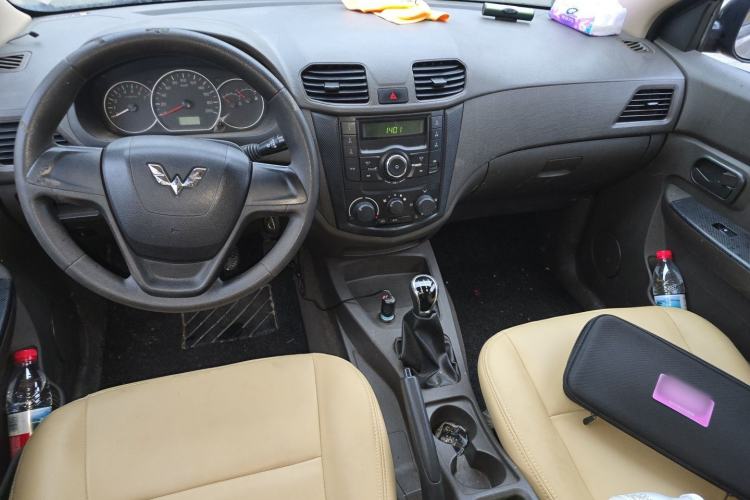 Used Wuling Hongguang 2016 1.5L Restyled S Comfort Version Center Console