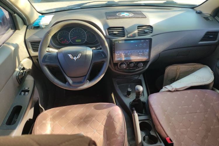 Used Wuling Hongguang 2016 1.5L Restyled S Comfort Version Center Console